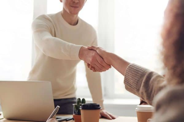आप अपने Clients के साथ बेहतर Relationship बना सकते हैं आप अपने Clients के साथ बेहतर Relationship बना सकते हैं