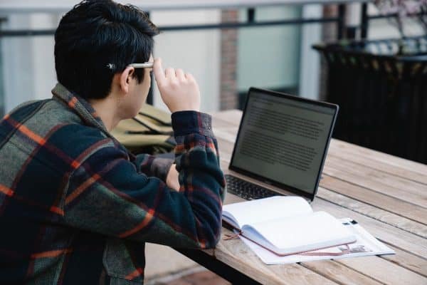 Blog Intro से Readers की उत्सुकता बढ़ाएं